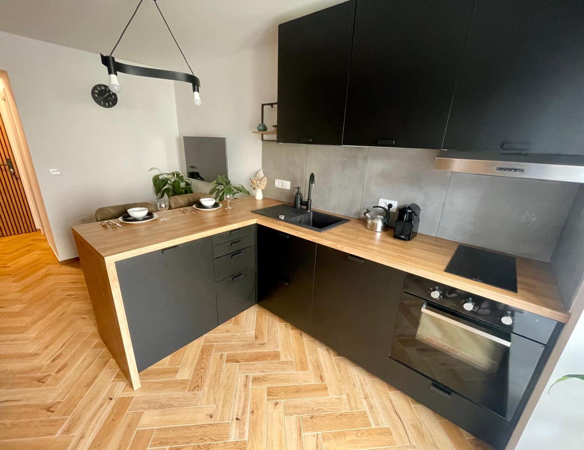 Gg Art Apartments III Любляна Екстер'єр фото